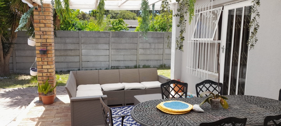 To Let 3 Bedroom Property for Rent in Edgemead Western Cape